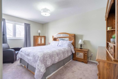 3906 59 Avenue Close, Lloydminster, AB - Indoor Photo Showing Bedroom