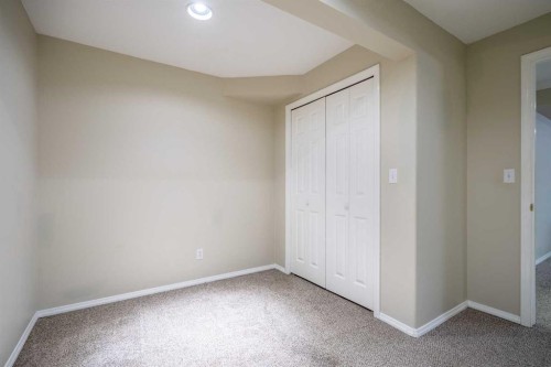 3906 59 Avenue Close, Lloydminster, AB - Indoor Photo Showing Other Room