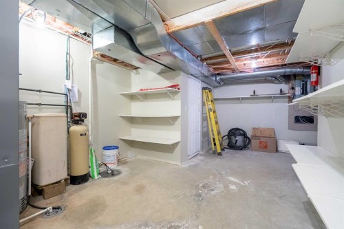 3906 59 Avenue Close, Lloydminster, AB - Indoor Photo Showing Basement
