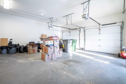 3906 59 Avenue Close, Lloydminster, AB - Indoor Photo Showing Garage