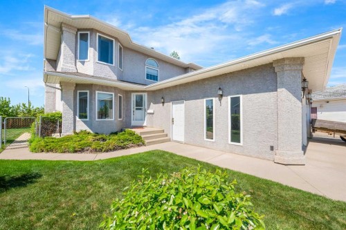 3906 59 Avenue Close, Lloydminster, AB - Outdoor