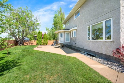 3906 59 Avenue Close, Lloydminster, AB - Outdoor