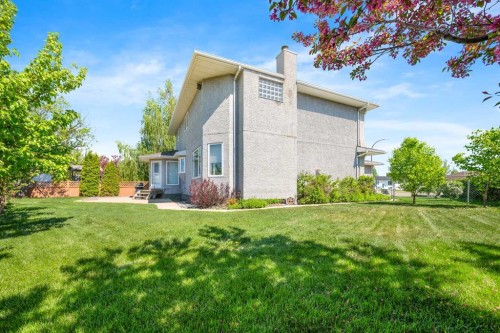 3906 59 Avenue Close, Lloydminster, AB - Outdoor