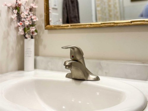 4828 42 Street, Lloydminster, SK - Indoor Photo Showing Bathroom