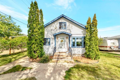 4828 42 Street, Lloydminster, SK - Outdoor With Facade