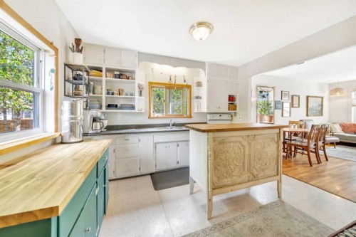 4828 42 Street, Lloydminster, SK - Indoor Photo Showing Kitchen