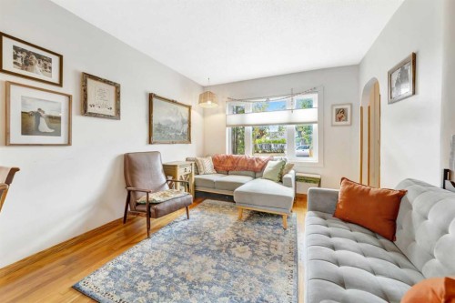 4828 42 Street, Lloydminster, SK - Indoor Photo Showing Living Room
