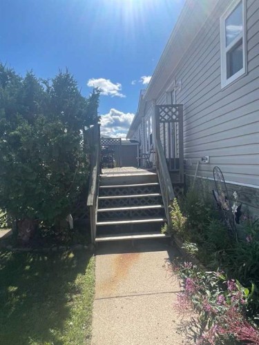 1549 15 Street Crescent, Wainwright, AB - Outdoor