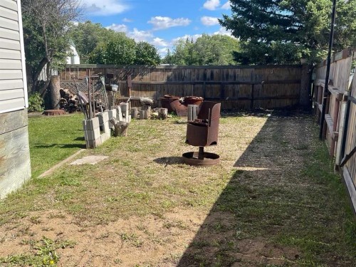 1549 15 Street Crescent, Wainwright, AB - Outdoor