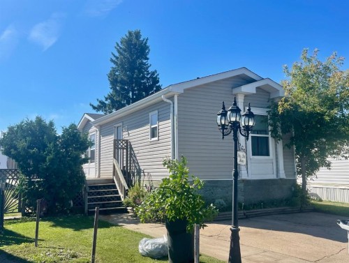 1549 15 Street Crescent, Wainwright, AB - Outdoor