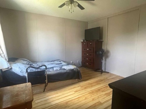 1549 15 Street Crescent, Wainwright, AB - Indoor Photo Showing Bedroom