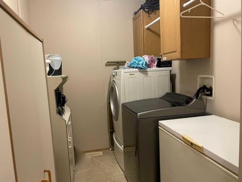 1549 15 Street Crescent, Wainwright, AB - Indoor Photo Showing Laundry Room