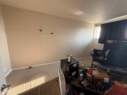 7-305 5 Street, Wainwright, AB - Indoor Photo Showing Other Room
