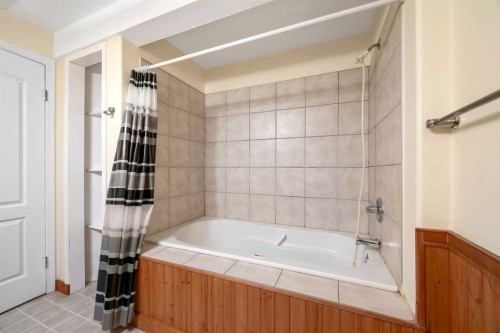 4926 51 Avenue, Kitscoty, AB - Indoor Photo Showing Bathroom