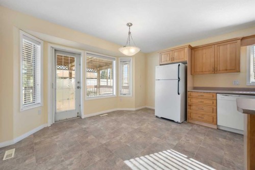 4926 51 Avenue, Kitscoty, AB - Indoor Photo Showing Kitchen