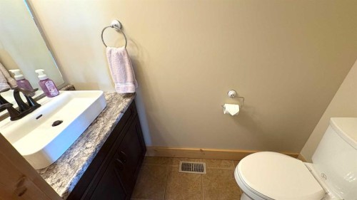 445045 Rng Rd 45, Rural Wainwright No. 61, M.D. Of, AB - Indoor Photo Showing Bathroom