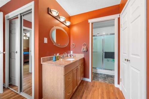 5303 23 Street, Lloydminster, AB - Indoor Photo Showing Bathroom