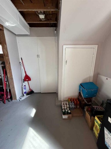 5047 51 Street, Mannville, AB - Indoor