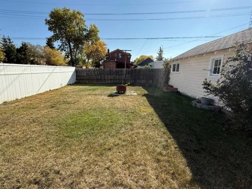 5047 51 Street, Mannville, AB - Outdoor