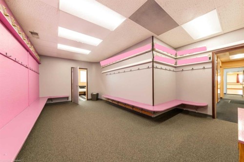 Top Floor, South East Pt.-5720 44 Street, Lloydminster, AB 