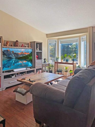 5902 41 Street, Lloydminster, AB - Indoor Photo Showing Bedroom