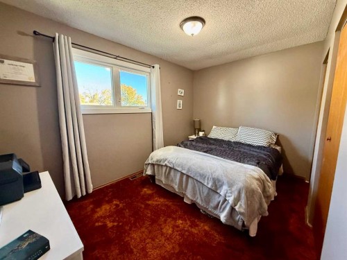 4425 56 Avenue, Provost, AB - Indoor Photo Showing Bedroom