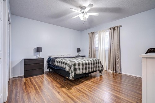 4845 50 Avenue, Kitscoty, AB - Indoor Photo Showing Bedroom