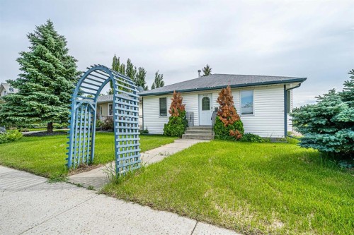 4845 50 Avenue, Kitscoty, AB - Outdoor