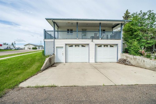 4845 50 Avenue, Kitscoty, AB - Outdoor With Balcony With Exterior
