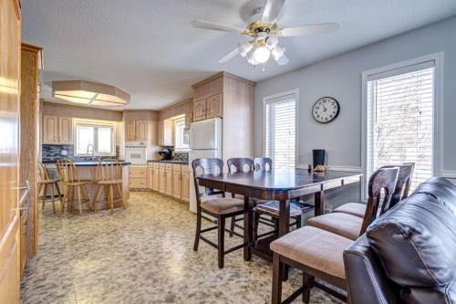 4845 50 Avenue, Kitscoty, AB - Indoor Photo Showing Dining Room
