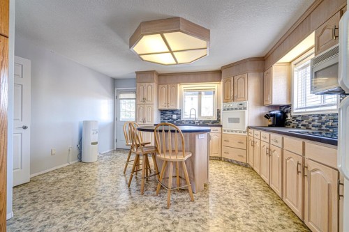 4845 50 Avenue, Kitscoty, AB - Indoor