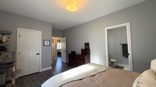 538 24 Street, Wainwright, AB - Indoor Photo Showing Bedroom