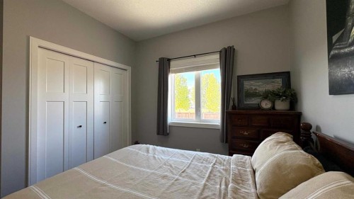 538 24 Street, Wainwright, AB - Indoor Photo Showing Bedroom