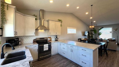 538 24 Street, Wainwright, AB - Indoor Photo Showing Kitchen With Double Sink With Upgraded Kitchen
