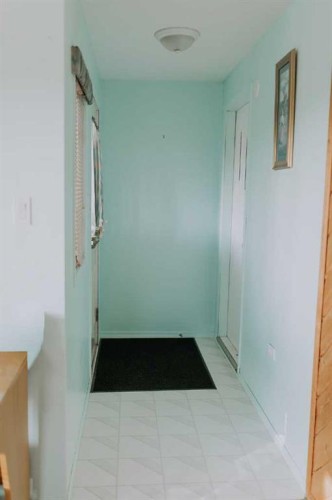317 4 Avenue Crescent, Wainwright, AB - Indoor Photo Showing Other Room