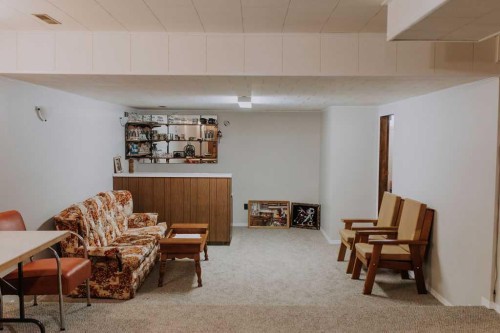 317 4 Avenue Crescent, Wainwright, AB - Indoor