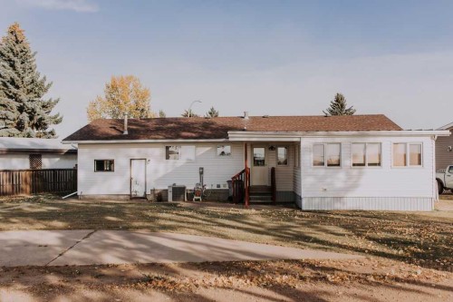 317 4 Avenue Crescent, Wainwright, AB - Outdoor