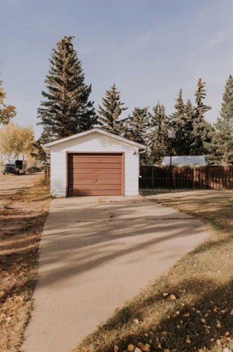 317 4 Avenue Crescent, Wainwright, AB - Outdoor