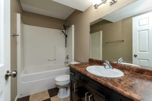 4326 32 Street, Lloydminster, SK - Indoor Photo Showing Bathroom