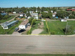 18 Railway Avenue EAST Marshall, SK S0M 1R0