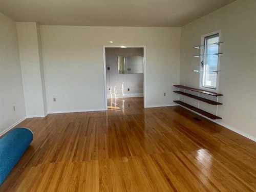 #472018 A&B, Rural Wainwright No. 61, M.D. Of, AB - Indoor Photo Showing Other Room