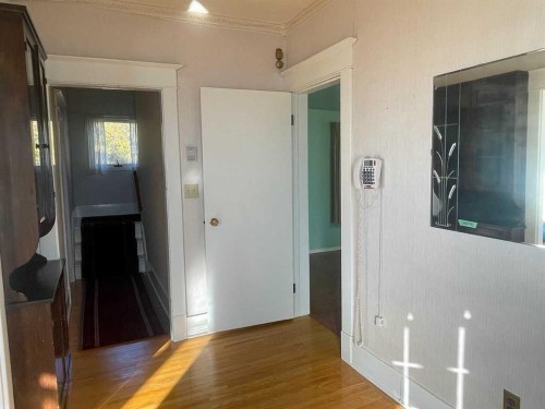 #472018 A&B, Rural Wainwright No. 61, M.D. Of, AB - Indoor Photo Showing Other Room