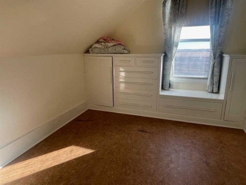 #472018 A&B, Rural Wainwright No. 61, M.D. Of, AB - Indoor Photo Showing Other Room