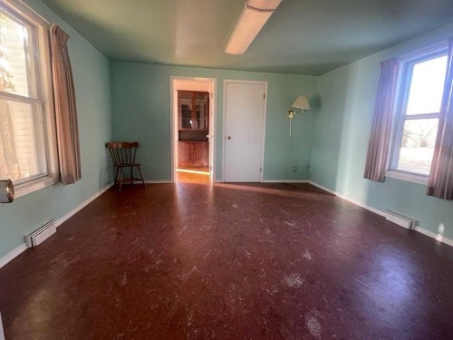 #472018 A&B, Rural Wainwright No. 61, M.D. Of, AB - Indoor Photo Showing Other Room