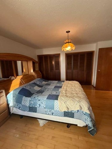 48077 Range Road 3275, Lloydminster, SK - Indoor Photo Showing Bedroom