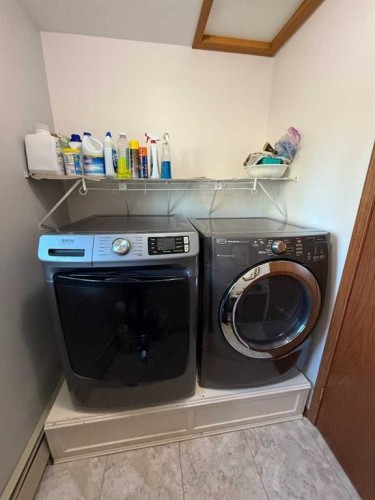 48077 Range Road 3275, Lloydminster, SK - Indoor Photo Showing Laundry Room