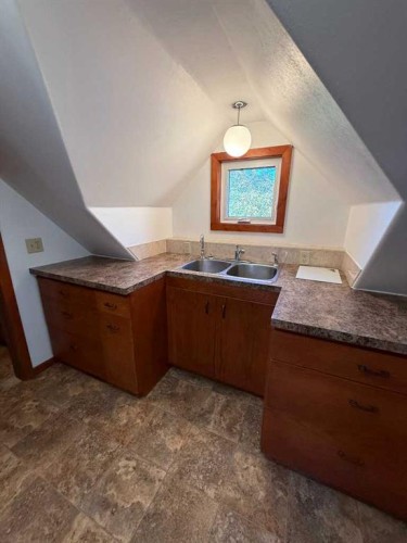 48077 Range Road 3275, Lloydminster, SK - Indoor Photo Showing Kitchen With Double Sink