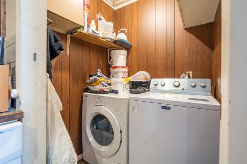 4801 46 Street, Lloydminster, SK - Indoor Photo Showing Laundry Room
