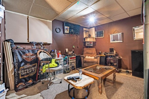 4801 46 Street, Lloydminster, SK - Indoor