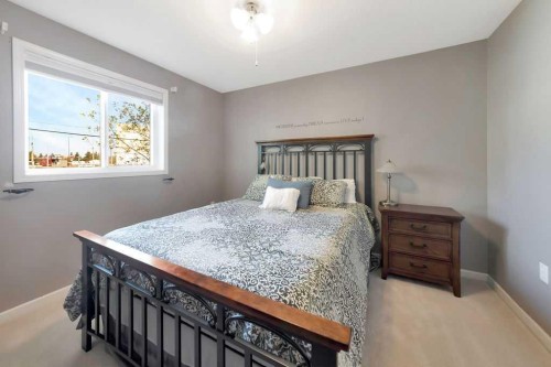 22-4201 56 Avenue, Lloydminster, AB - Indoor Photo Showing Bedroom